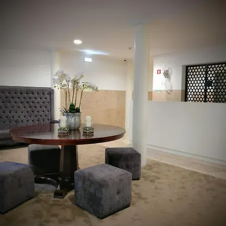 Lägenhet 236 Av Liberdade With 24Hr Security And Free Parking *