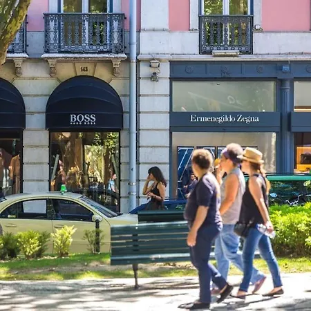 Lägenhet 236 Av Liberdade With 24Hr Security And Free Parking